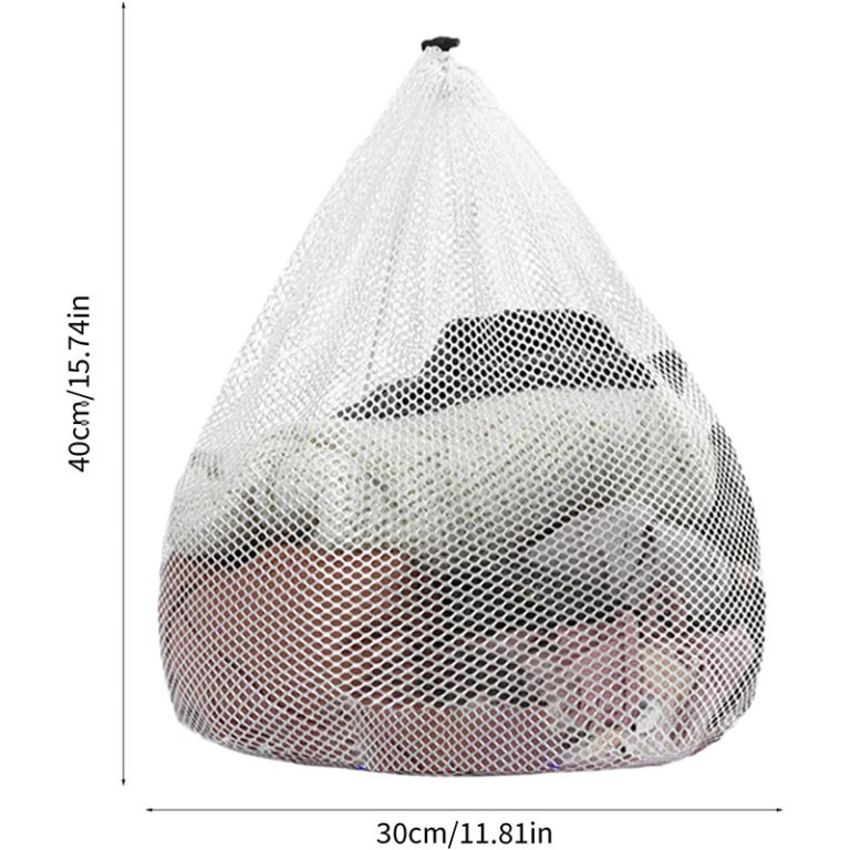 Large polyester mesh laundry bag with lockable drawstring for delicates