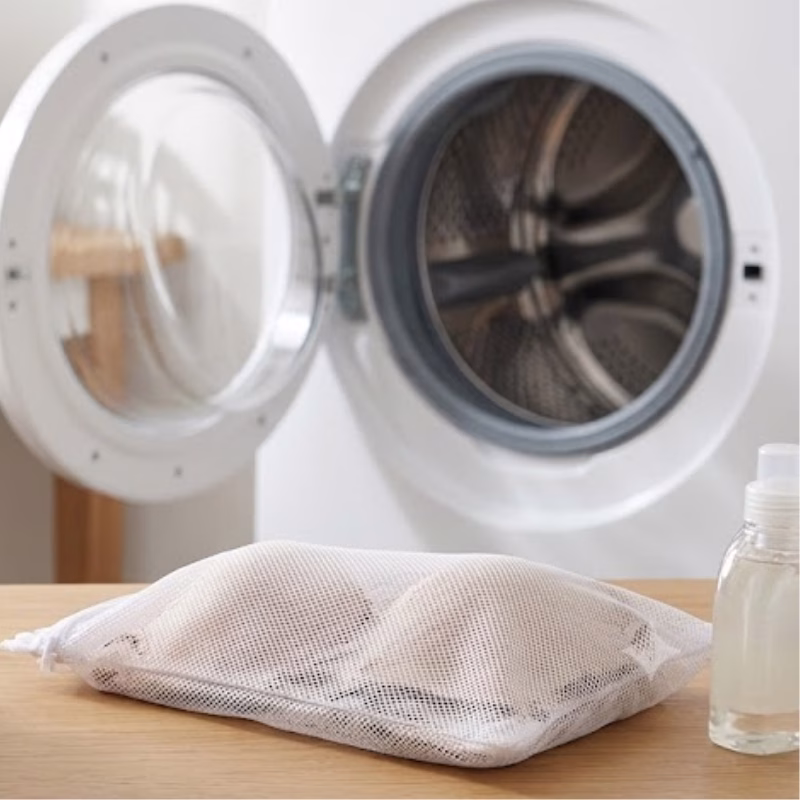 How to Use a Bag for Washing Bras in the Washing Machine