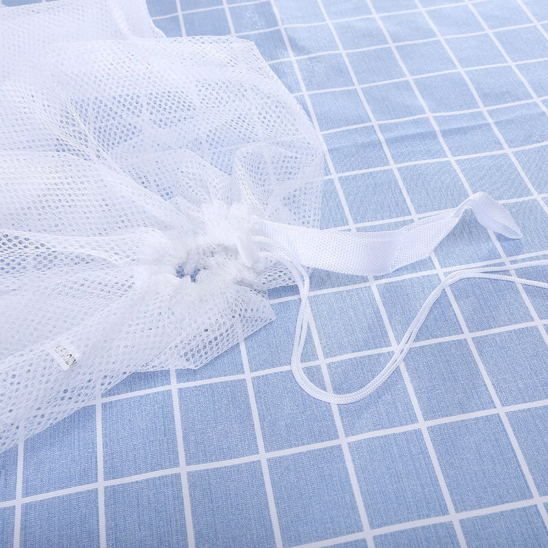 drawstring mesh bag close up cord lock